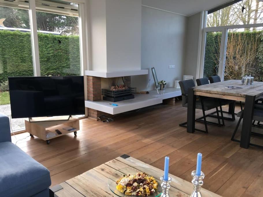 Vakantiehuis Grevelingenlaan 30,modern Ingerichte Bungalow Aan De Grevelingen,