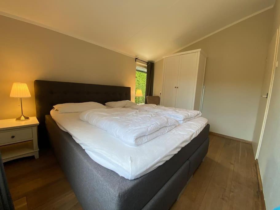Grevelingenlaan 30,modern Ingerichte Bungalow Aan De Grevelingen, Vakantiehuis