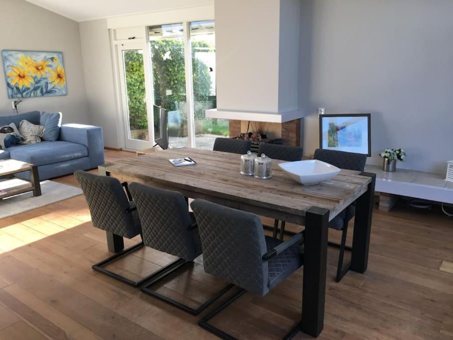 Vakantiehuis Grevelingenlaan 30,modern Ingerichte Bungalow Aan De Grevelingen, Scharendijke