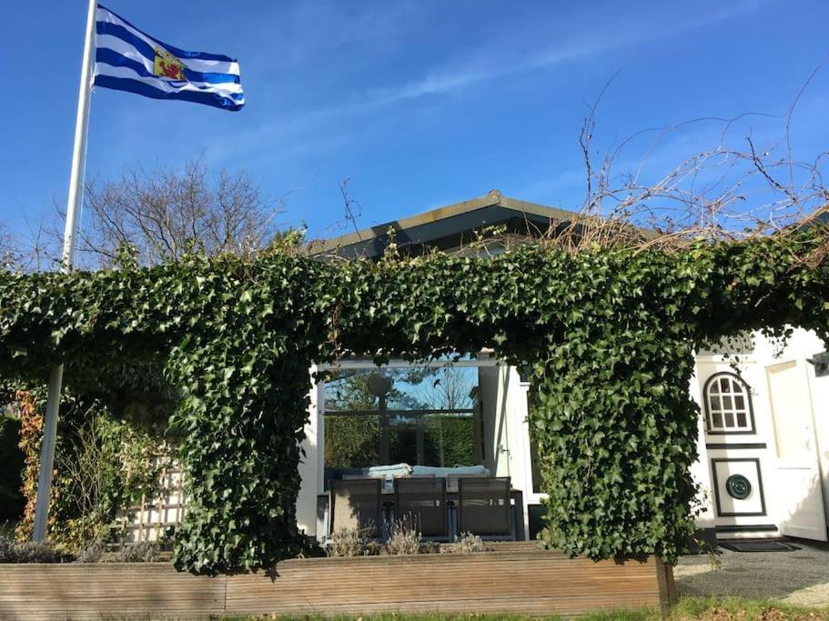 Vakantiehuis Grevelingenlaan 30,modern Ingerichte Bungalow Aan De Grevelingen,